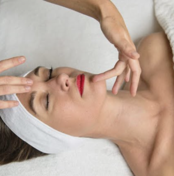 Cure de 4 Soins Facialistes image